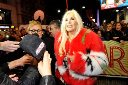 La conductora, que prepara su regreso a la televisión para fines de agosto, dialogó con los medios presentes y desmintió una supuesta mala relación con Laurita Fernández