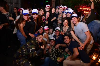 Dentro de la lista de invitados estuvieron todos los integrantes del elenco de "Argentina, tierra de amor y venganza", la superproducción de El Trece que tiene a la China como protagonista.