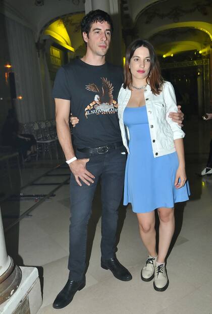 Su ex compañero de elenco, Esteban Lamothe, con su novia, Katia Szechtman