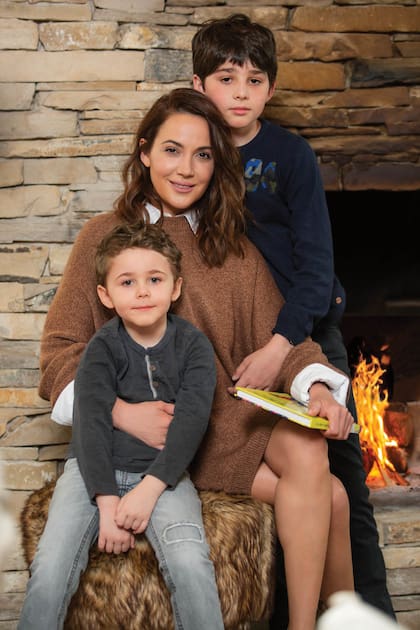 Junto a sus hijos, Santino y Manuel, frutos de su amor con el músico y productor Facundo Pereyra Iraola