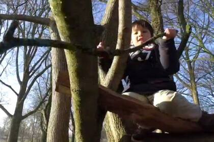 Da igual si llueve o hace frío, hay que jugar en el parque.