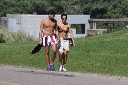 Flor Vigna y una caminata junto a su novio Nico Occhiato, lejos de las polémicas que este año la enfrentaron a Nicolás Cabré y Laurita Fernández,