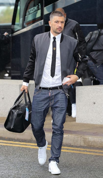 Es serbio y se luce como volante en la Roma. Antes formó parte de la Lazio y del Manchester City.