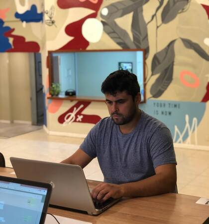 Damián Oliva puso en suspenso su empresa y se dedica a diseñar tiendas online para venta de distintos tipos de productos