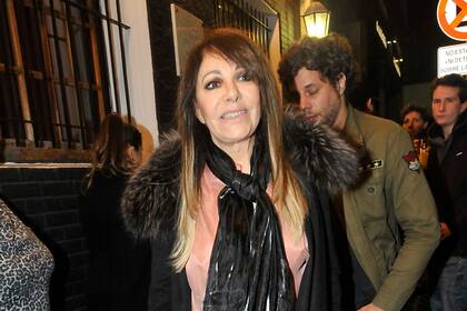 Adriana Varela no quiso perderse el agasajo a su gran amigo