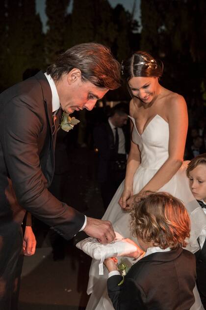 Benicio fue el encargado de llevar los anillos hasta el altar