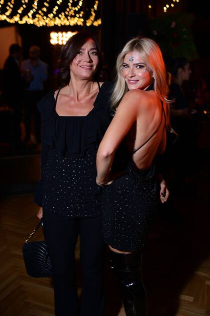 Con su amiga y socia, Natalia Antolín