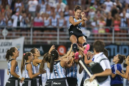 Luciana Aymar logró dos campeonatos mundiales con Las Leonas y fue elegida ocho veces como mejor jugadora del mundo