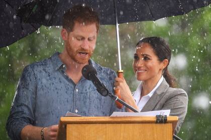 Mientras aguardan la llegada de su heredero, el príncipe Harry y Meghan Markle siguen adelante con su agenda de actividades, llueve a o truene