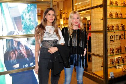 Micaela Tinelli recibió a Esmeralda Mitre en el local de su marca, Ginebra