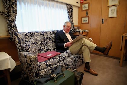 El heredero de la corona británica viajando en el Royal Train