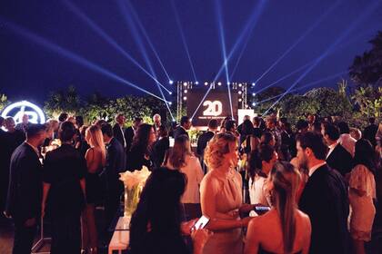 Una vista de la espectacular propiedad del “rey español” de Hollywood que celebró sus veinte años como perfumista.