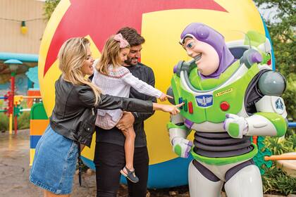 También pudo conocer al astronauta Buzz Lightyear