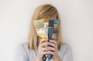 Pum Pum, la muralista urbana que gana la calle con color