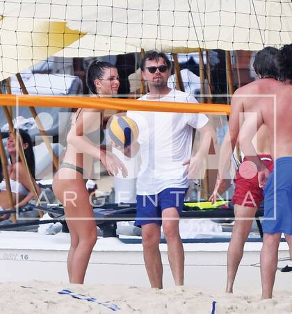 Durante el tour thai, la estrella y la modelo compartieron sesiones de beach-volley, un deporte que suelen practicar en Los Ángeles