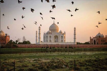 Postal del emblemático Taj Mahal, histórico mausoleo ubicado en la ciudad de Agra (ya cerrado al público, al momento que esta nota salga publicada por el coronavirus).