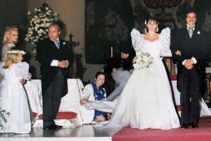 En 1986 Elsa confeccionó el vestido para la boda de su primogénita, Roxana, con Toto Loydi.