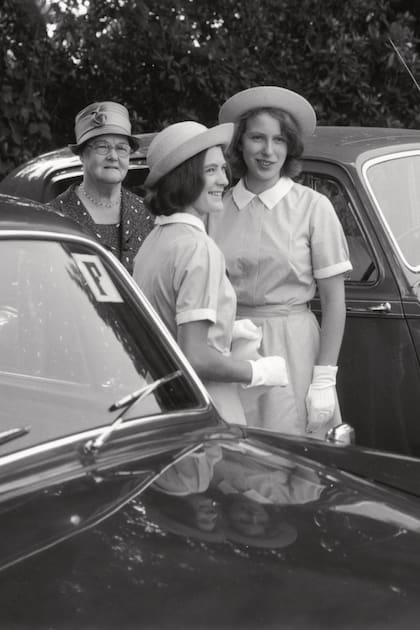 En 1964, con uniforme del Benenden School. Ana fue la primera princesa británica en ser educada fuera de palacio