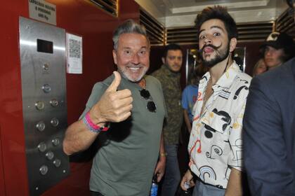 Divertidos y felices. Ricardo Montaner junto a su yerno, Camilo Echeverry en el teatro Gran Rex