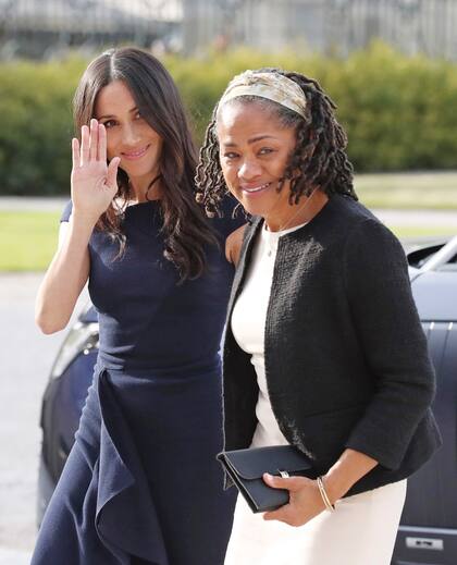 Uno de los pocos retratos que tiene con su madre, Doria Ragland, es del día anterior a convertirse en la mujer del príncipe Harry, el 19 de mayo de 2018.