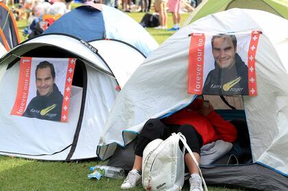 "The Queue", la fila de fanáticos del tenis que acampan por una entrada para acceder al All England