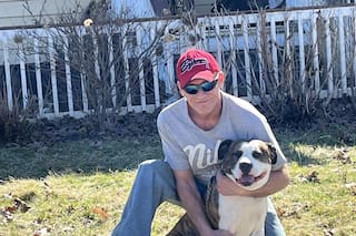 Vio un incendio, salvó a una mujer de las llamas y su perro lo alertó sobre alguien más atrapado.