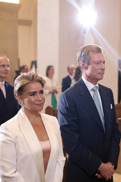Enrique y María Teresa, los grandes duques de Luxemburgo y abuelos del homenajeado, dijeron presente en la ceremonia