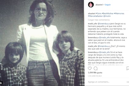 Alejandro y Luis Miguel junto a su madre