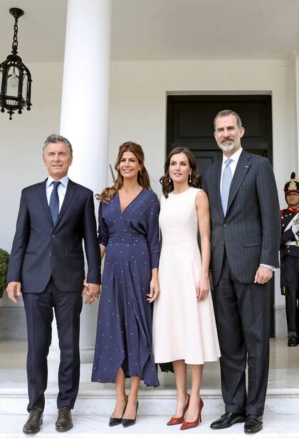 Juliana se encargó personalmente de todos los detalles del almuerzo con el que agasajaron a Felipe y Letizia en la residencia presidencial. 