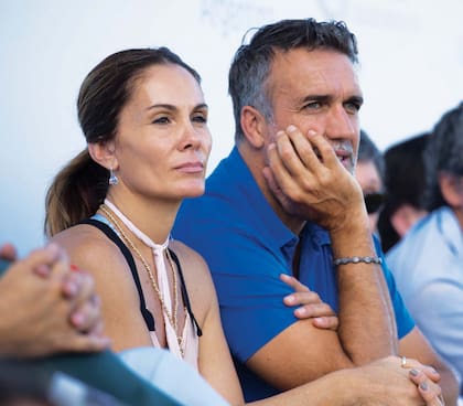 Gabriel Batistuta y su mujer, Irina, también dijeron presente. Gran amigo de Cambiaso y polista aficionado, el ex jugador de fútbol compartió más de una tarde de polo con número uno del mundo en Cañuelas.