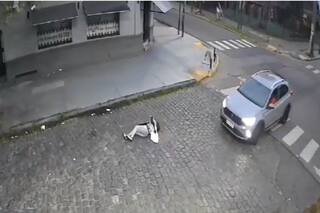 Atropelló a una enfermera, la subió a la vereda y la abandonó