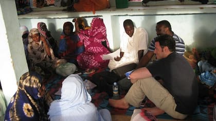 Bautista trabajando con el PNUD en el programa de prevención de conflictos, en Mauritania (2011)