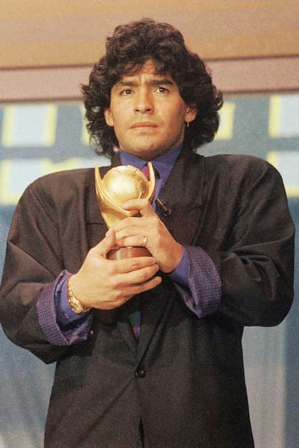 En marzo de 1987, en Italia, recibió el “Sport Oscar”. Para semejante ocasión, vistió a la moda: saco con hombreras, arremangado.