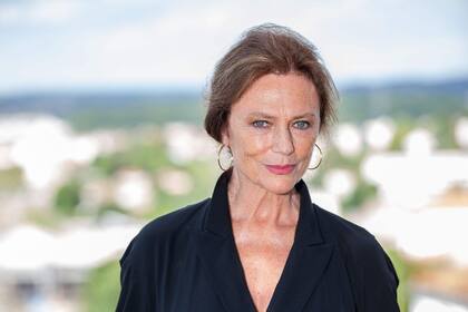 A los 74 años, Jacqueline Bisset deslumbró con sus atemporal belleza en el Festival de Cine de Angoulême 