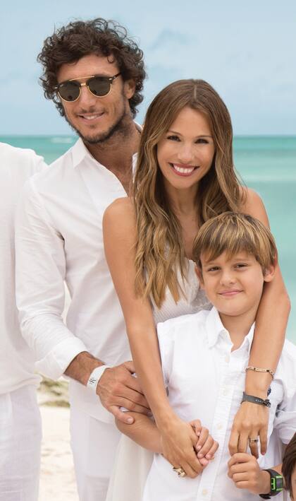 En enero pasado, la pareja se reconcilió en la Riviera Maya tras unos meses separados. En México celebraron los 40 años de Pampita junto a un divertido grupo de amigos y al hijo mayor de la modelo, Bautista Vicuña.