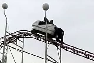 Dos mujeres quedaron varadas en una montaña rusa en General Pico