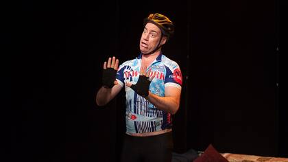 Obra "The Co-Operatives" de Derran Moss-Dalmau, en el New York International Fringe Festival (2016)