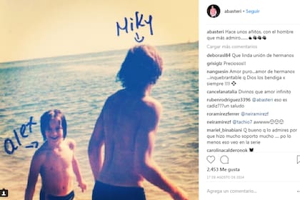 "Hace unos años, con el hombre que más admiro", publicó