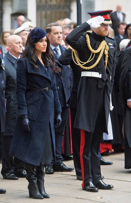 El jueves 7, los duques de Sussex participaron de Fields of Remembrance, una ceremonia conmovedora que tiene lugar en los jardines de la Abadía de Westminster desde hace 91 años.