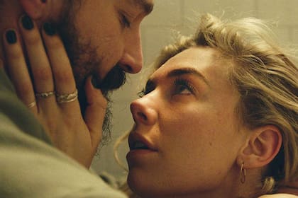 Shia LaBouef y Vanessa Kirby en Pieces of a Woman