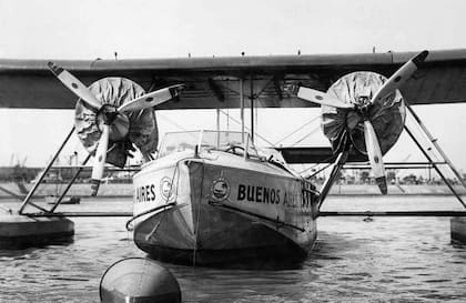 Un hidroavión consolidated commodore de NYRBA, que unía Buenos aires con Nueva York. Tenía capacidad para 24 pasajeros. 1929.