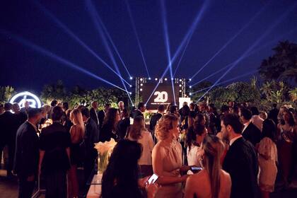 Instantáneas de una noche, en la cual Banderas celebró sus veinte años como perfumista
