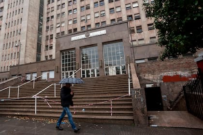 En sus casi 40 aulas cursan por año 1500 alumnos de las ciencias de la salud