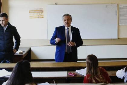 Alberto Fernández es titular de cátedra junto al ayudante Adrián Rois