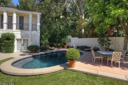 La piscina de la casa de Katy Perry: la cantante de 35 años es dueña de varias propiedades