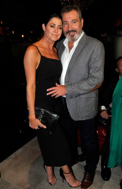 Pamela David acompañó a su pareja, Daniel Vila, en la inauguración de su nuevo emprendimiento: un restaurante en Núñez