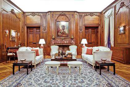 El grand salon es una muestra de la influencia europea que Juan Manuel Acevedo recibió mientras se desempeñó como agregado cultural de la Embajada de Argentina en París.
