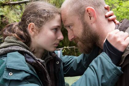 Thomasin Harcourt Mckenzie (Leave No Trace), junto a Ben Foster