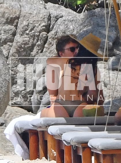 Tomadas durante su escapada “asiática”, las imágenes que publica ¡Hola! a modo de primicia mundial revelan el costado más relajado de Leo.