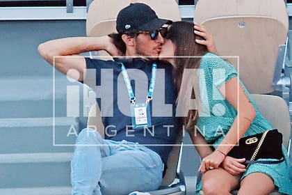 Mimos en la tribuna de Roland Garros. Pico y Diana combinaron tenis con romance